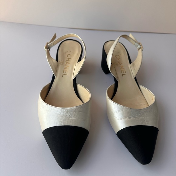 CHANEL metallic Slingback heel. Perfect condition. - Picture 13 of 16